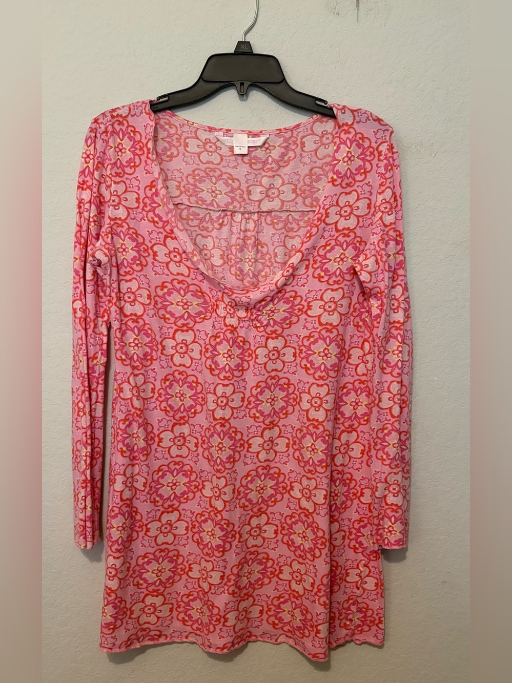 Victorias Secret women’s Pink/ Green Floral Pattern Sleep Nighties small